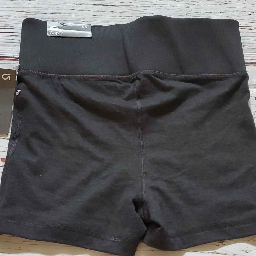 🆕️ GAP FIT BRUSHED TECH JERSEY WOMEN'S SHORTS - Picture 6 of 9